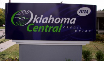 Monument sign with small base