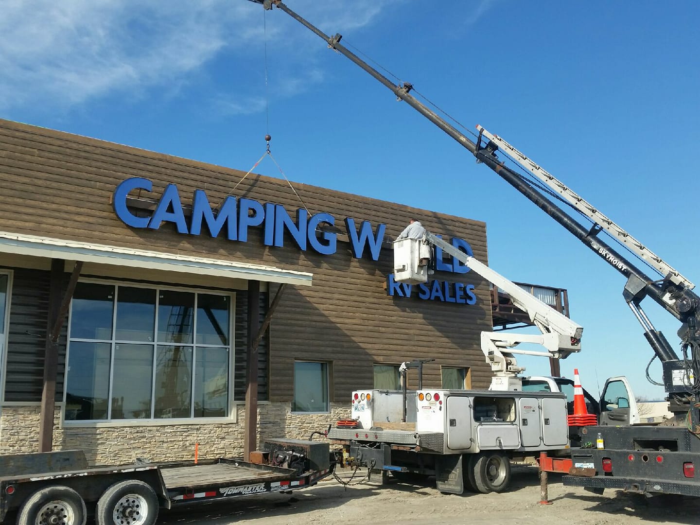 Camping World Sign Installation